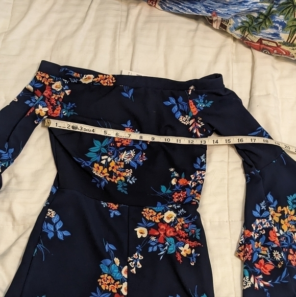 Fashion Nova shorts romper with either a boat neck or off the shoulder sz Small - Picture 3 of 9